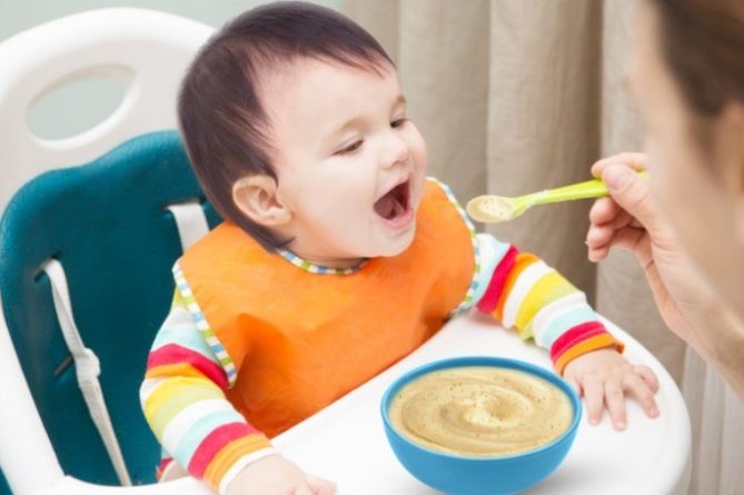 Cho trẻ ăn theo từng giai đoạn lứa tuổi (tháng tuổi)