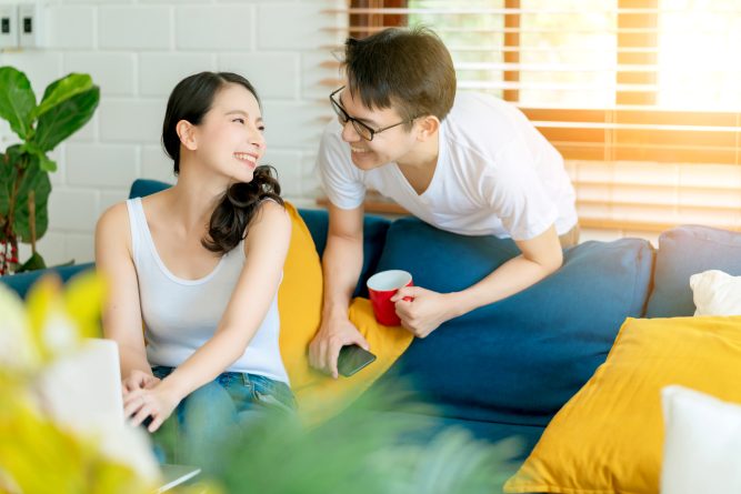  Đối thoại một cách cởi mở giúp vợ chồng có một không khí vui vẻ trong gia đình